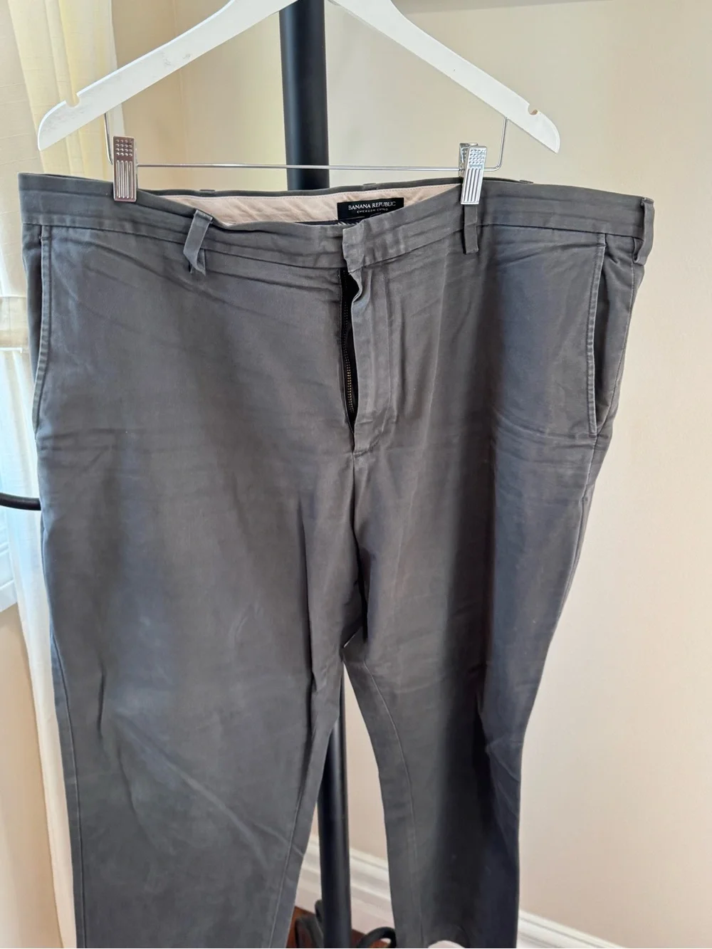 Banana Republic Men's Gray Chino Pants Size 40 Emerson